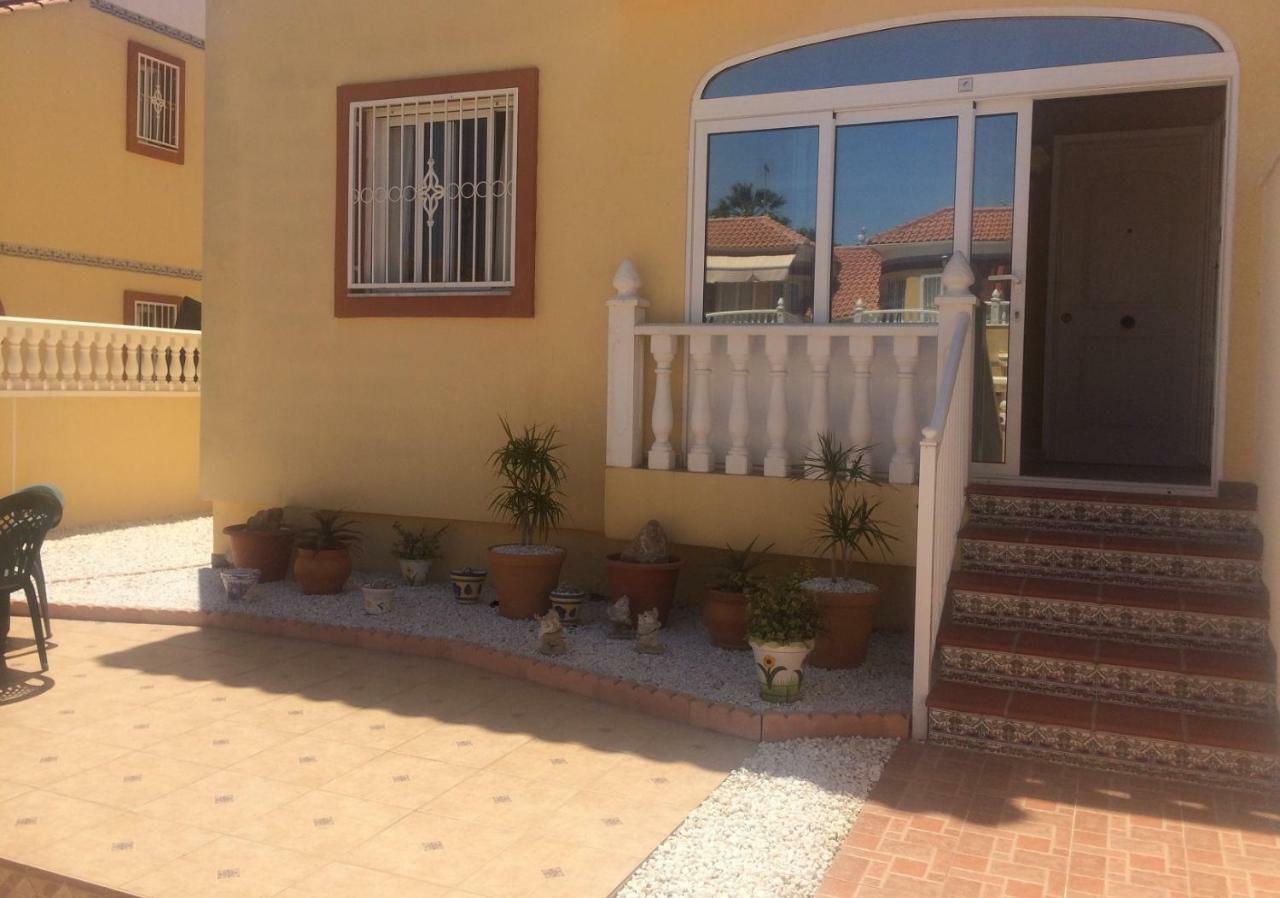 Torrevieja, La Torreta Ground Floor Apartment With Large Private Patio Garden Extérieur photo